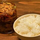 【ご飯が進むぶっかけレシピ】オクラとエノキの和風煮